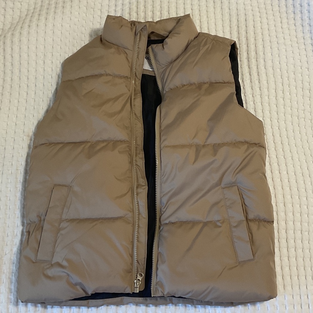 Old Navy Women's Tan Puffer Vest